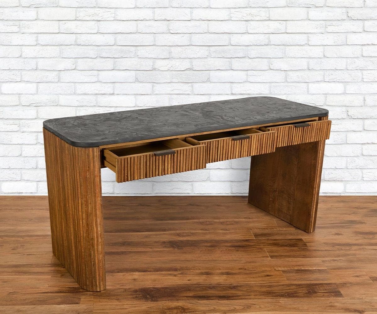 Taavi Desk