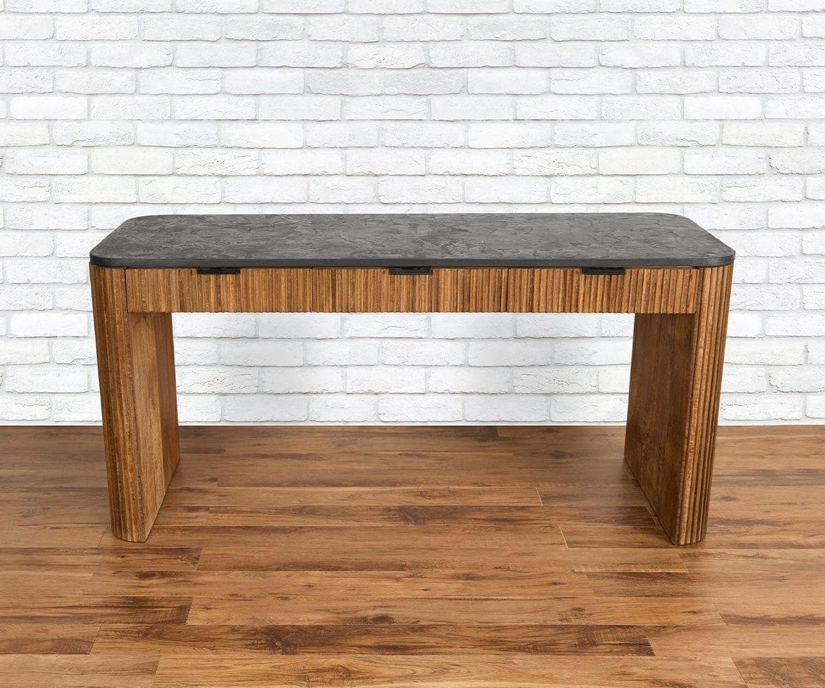 Taavi Desk